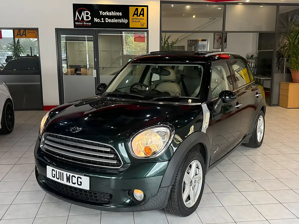 Used 2011 MINI Countryman ALL4 Green - Interior and Exterior details 5