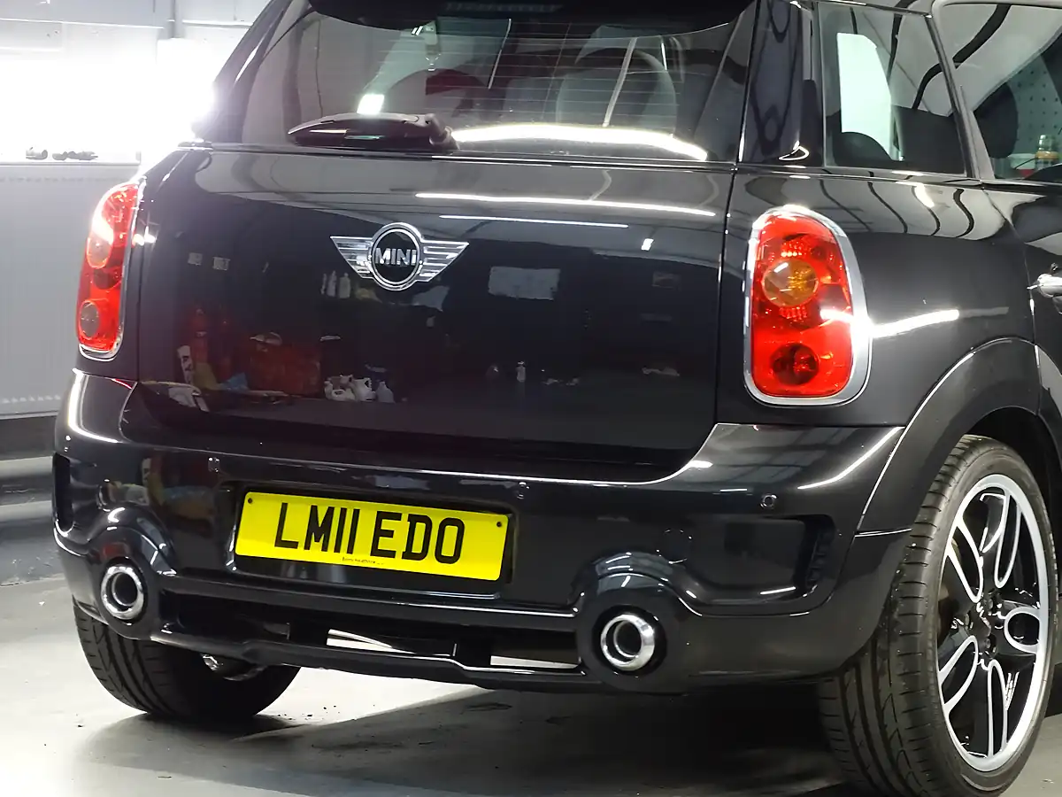 Used 2011 MINI Countryman Cooper Black - Interior and Exterior details 12