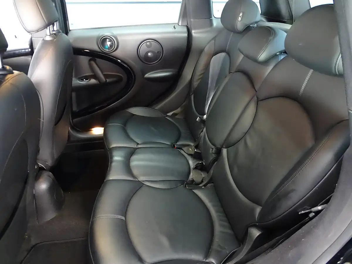 Used 2011 MINI Countryman Cooper Black - Interior and Exterior details 15