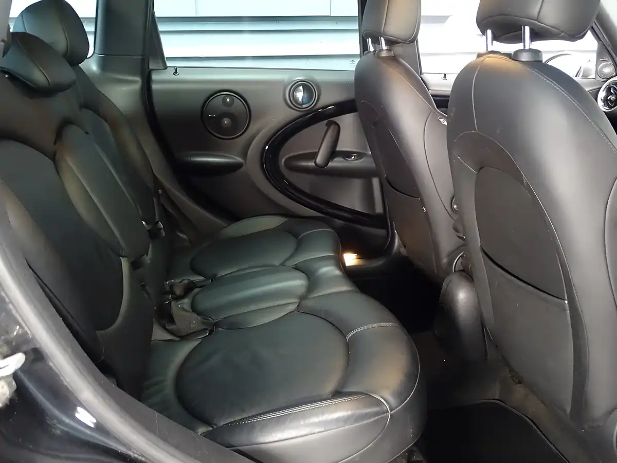 Used 2011 MINI Countryman Cooper Black - Interior and Exterior details 18