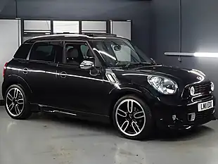 Used 2011 MINI Countryman Cooper Black - Interior and Exterior details 3