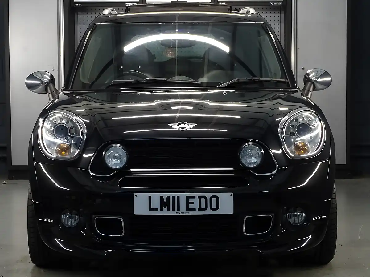 Used 2011 MINI Countryman Cooper Black - Interior and Exterior details 6