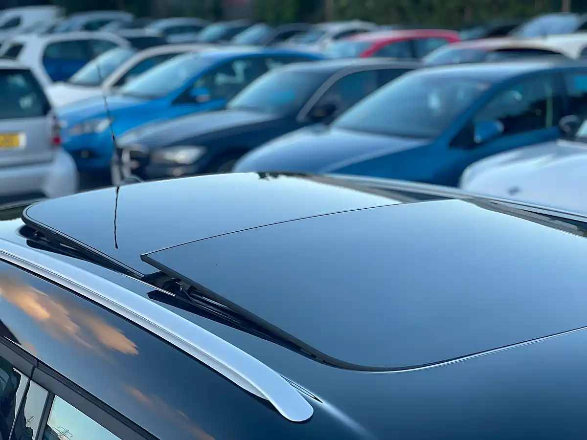 Used 2011 MINI Countryman Cooper Blue - Interior and Exterior details 14