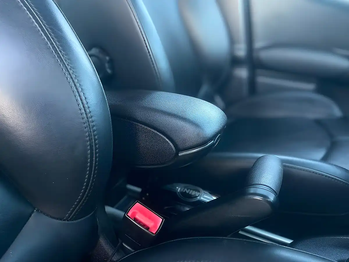 Used 2011 MINI Countryman Cooper Blue - Interior and Exterior details 15