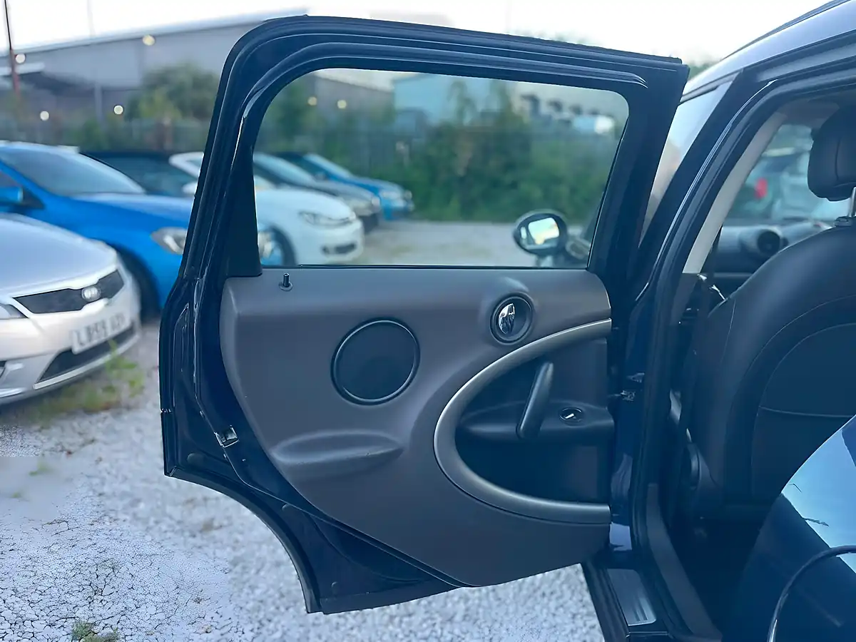 Used 2011 MINI Countryman Cooper Blue - Interior and Exterior details 19