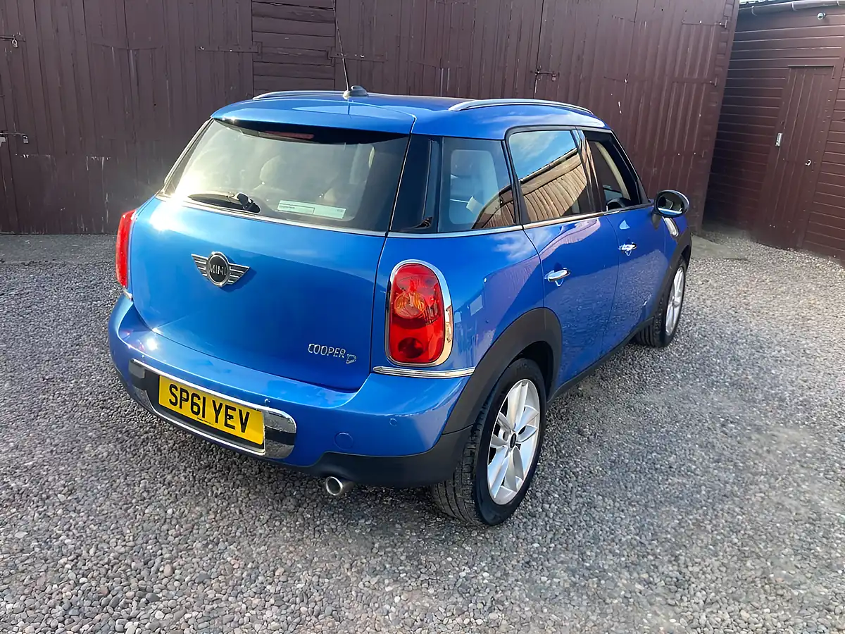 Used 2011 MINI Countryman Cooper Blue - Interior and Exterior details 3