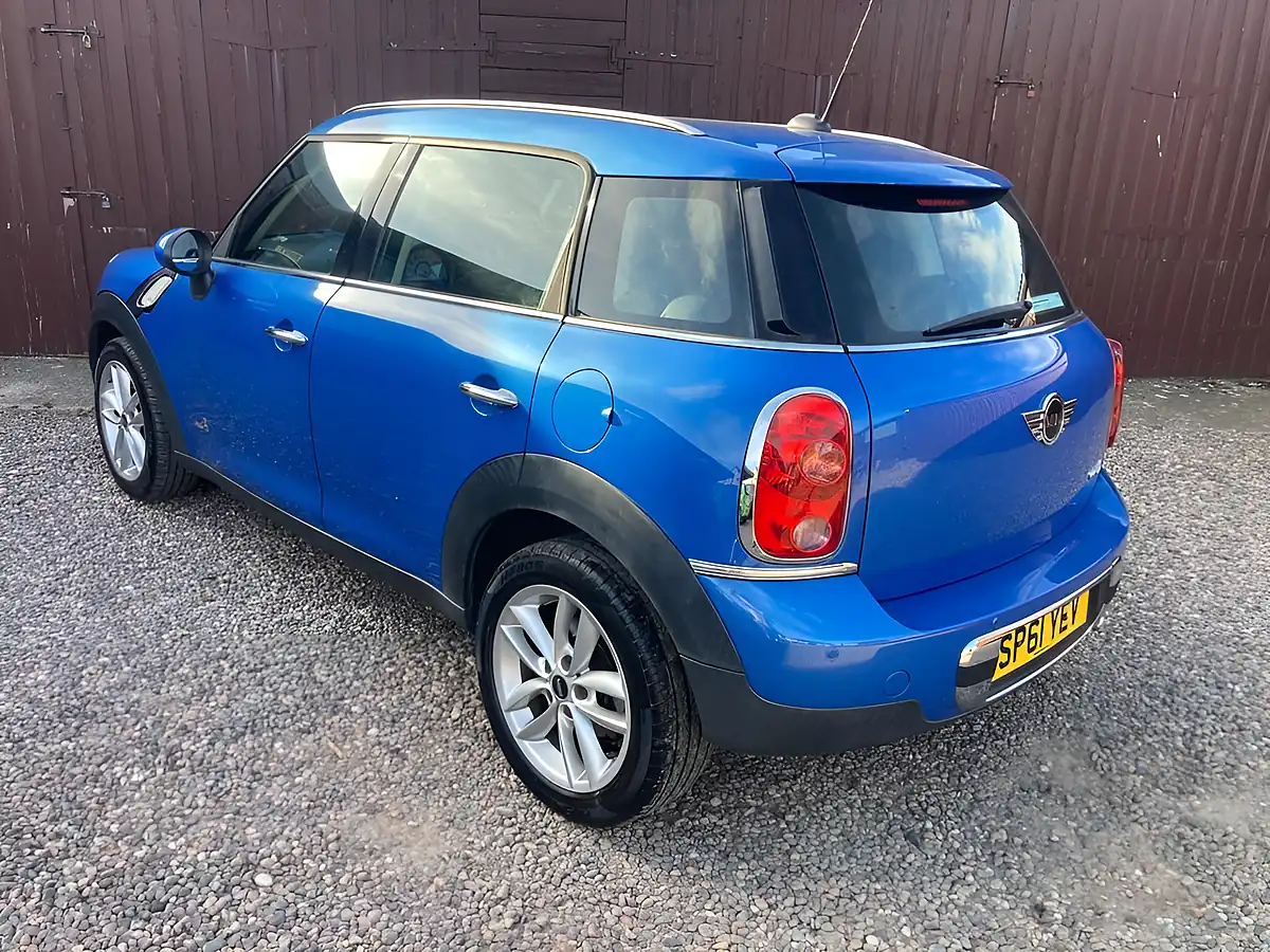Used 2011 MINI Countryman Cooper Blue - Interior and Exterior details 4