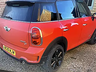 Used 2011 MINI Countryman Cooper (chili Ii Pack) Pure Red - Interior and Exterior details 3