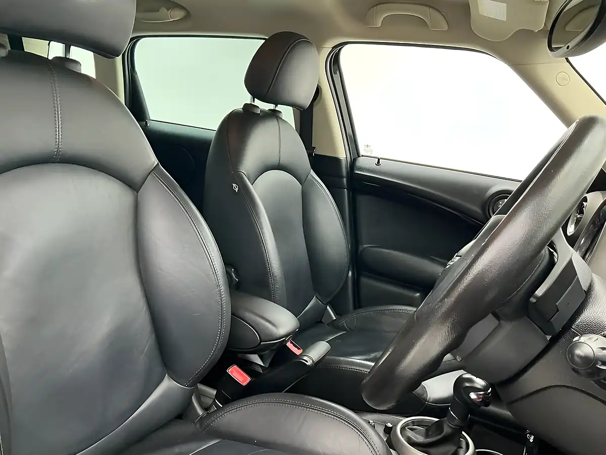 Used 2011 MINI Countryman Cooper S Black - Interior and Exterior details 10