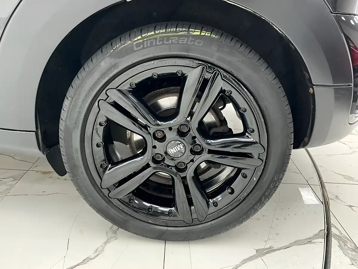 Used 2011 MINI Countryman Cooper S Black - Interior and Exterior details 12