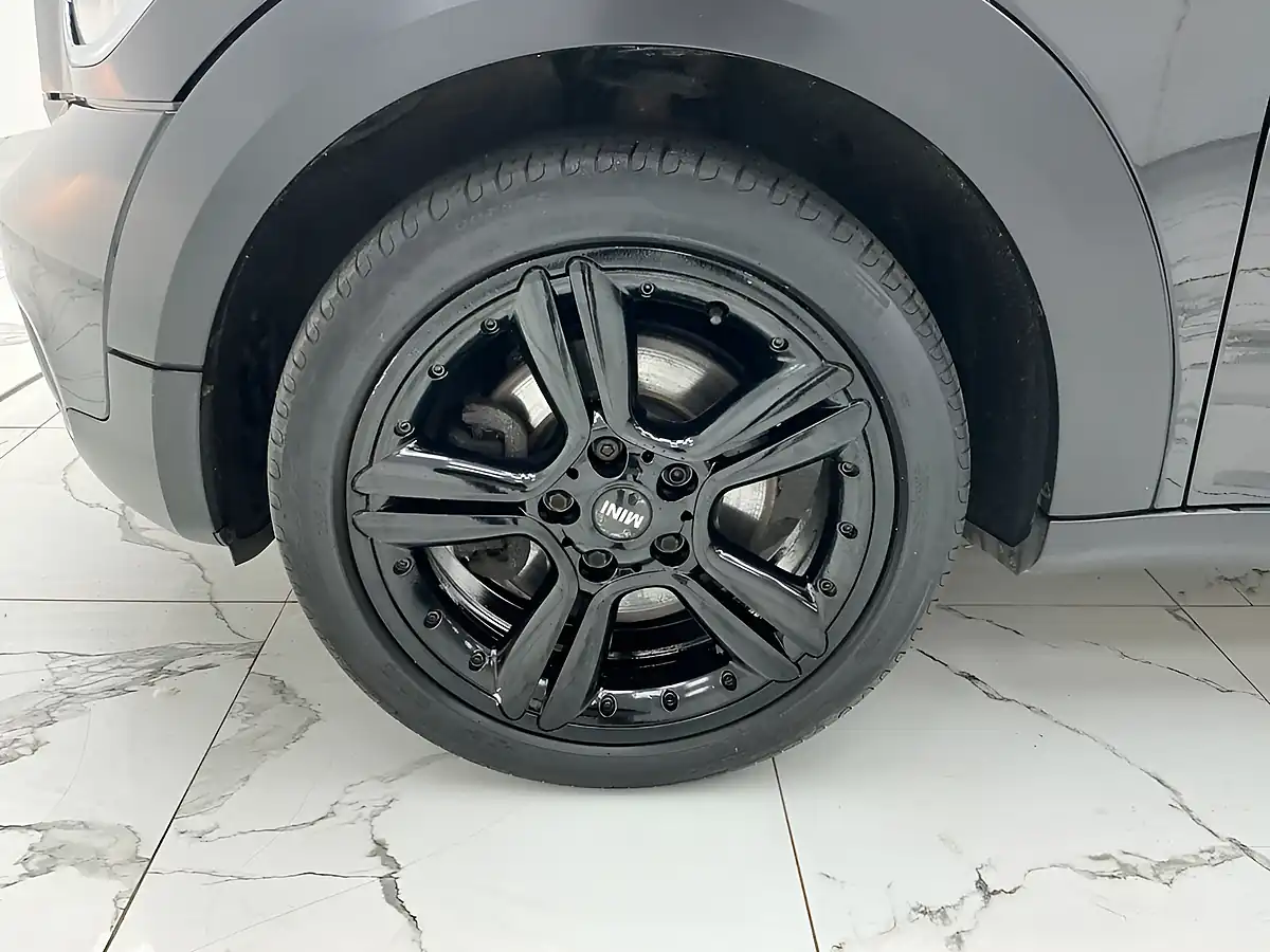Used 2011 MINI Countryman Cooper S Black - Interior and Exterior details 19