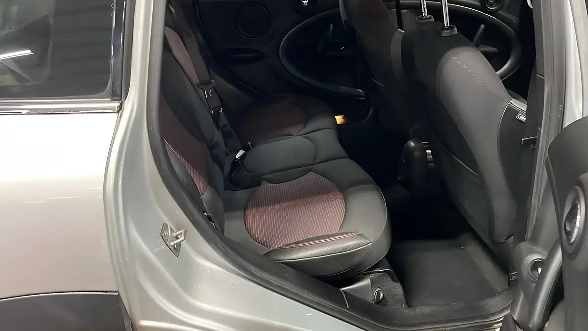 Used 2011 MINI Countryman Cooper S Silver - Interior and Exterior details 10