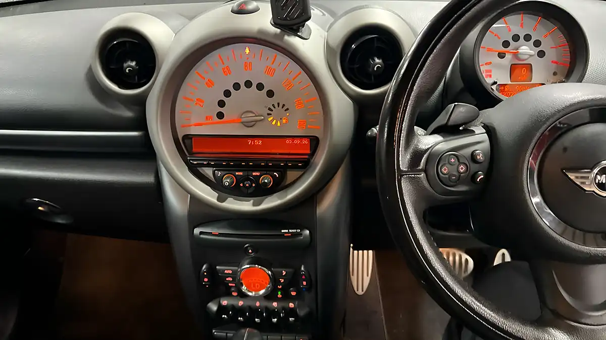 Used 2011 MINI Countryman Cooper S Silver - Interior and Exterior details 12