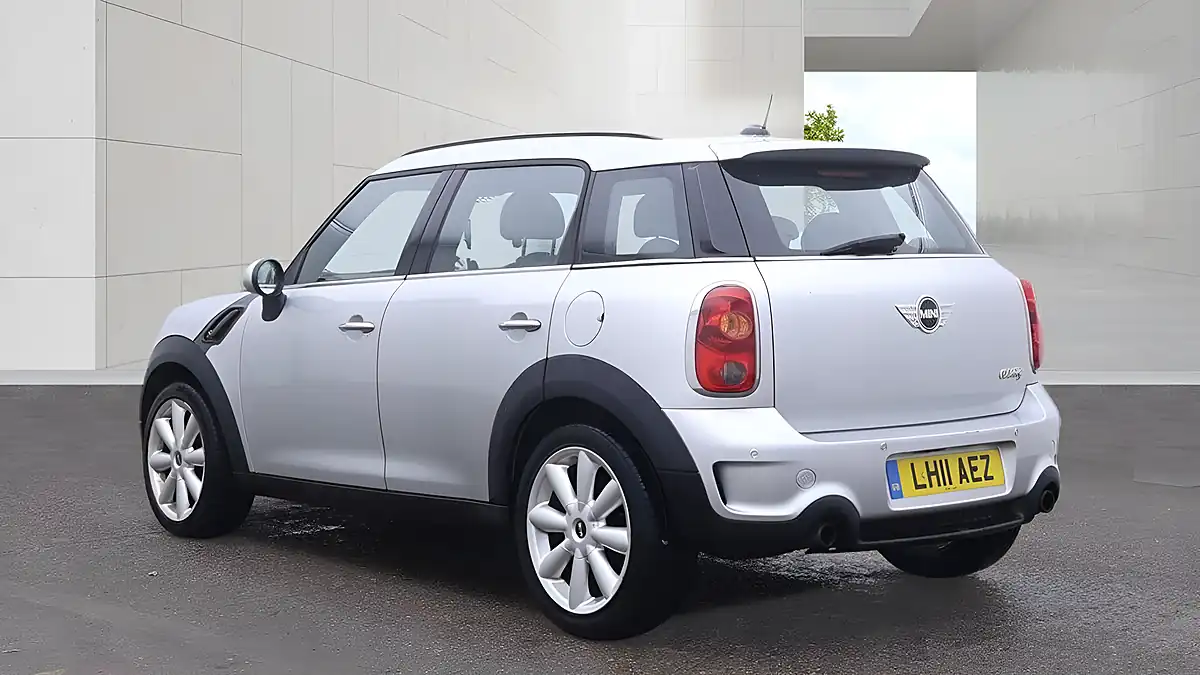 Used 2011 MINI Countryman Cooper S Silver - Interior and Exterior details 3