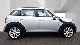 Used 2011 MINI Countryman Cooper S Silver - Interior and Exterior details 4