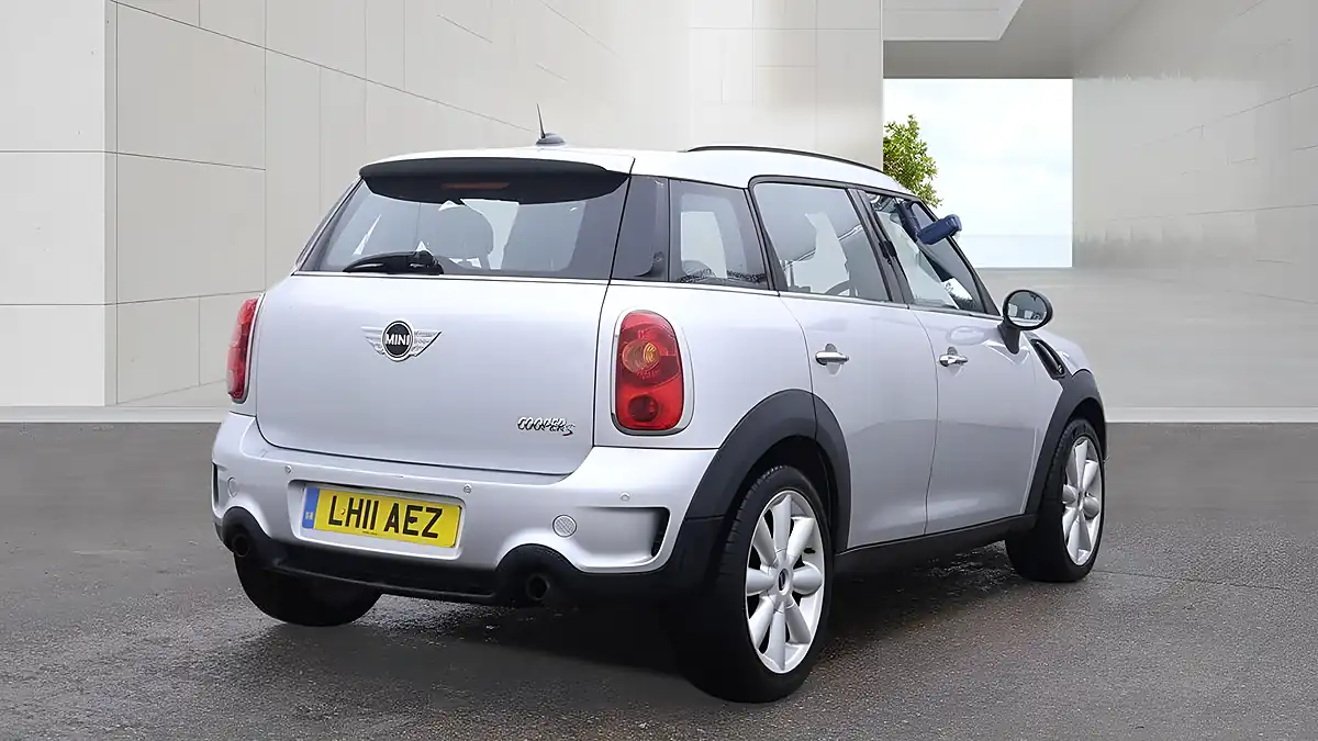 Used 2011 MINI Countryman Cooper S Silver - Interior and Exterior details 5