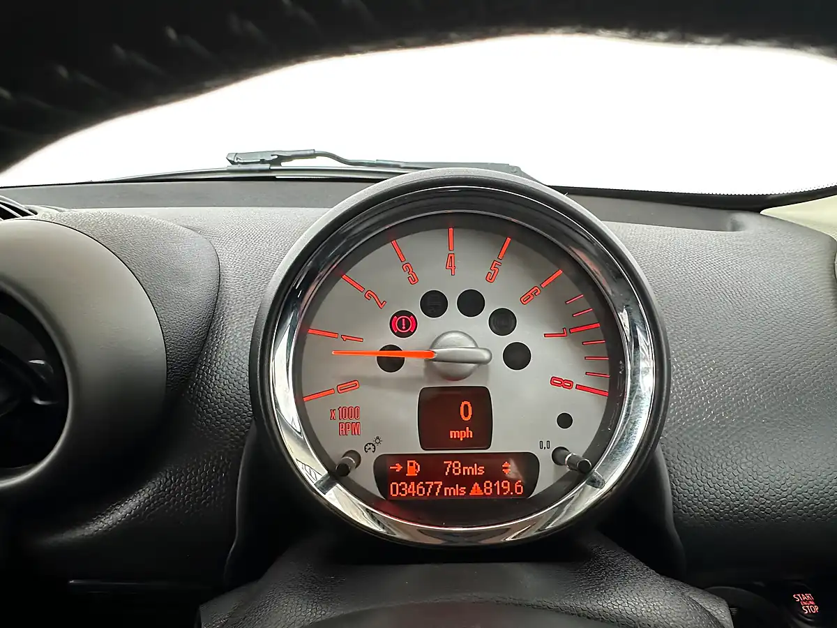 Used 2011 MINI Countryman Cooper White - Interior and Exterior details 10