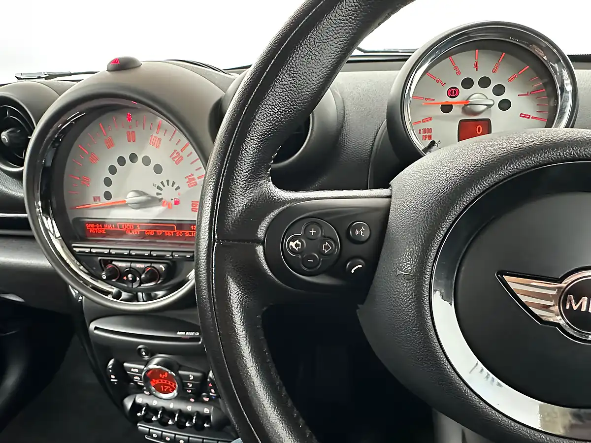 Used 2011 MINI Countryman Cooper White - Interior and Exterior details 11