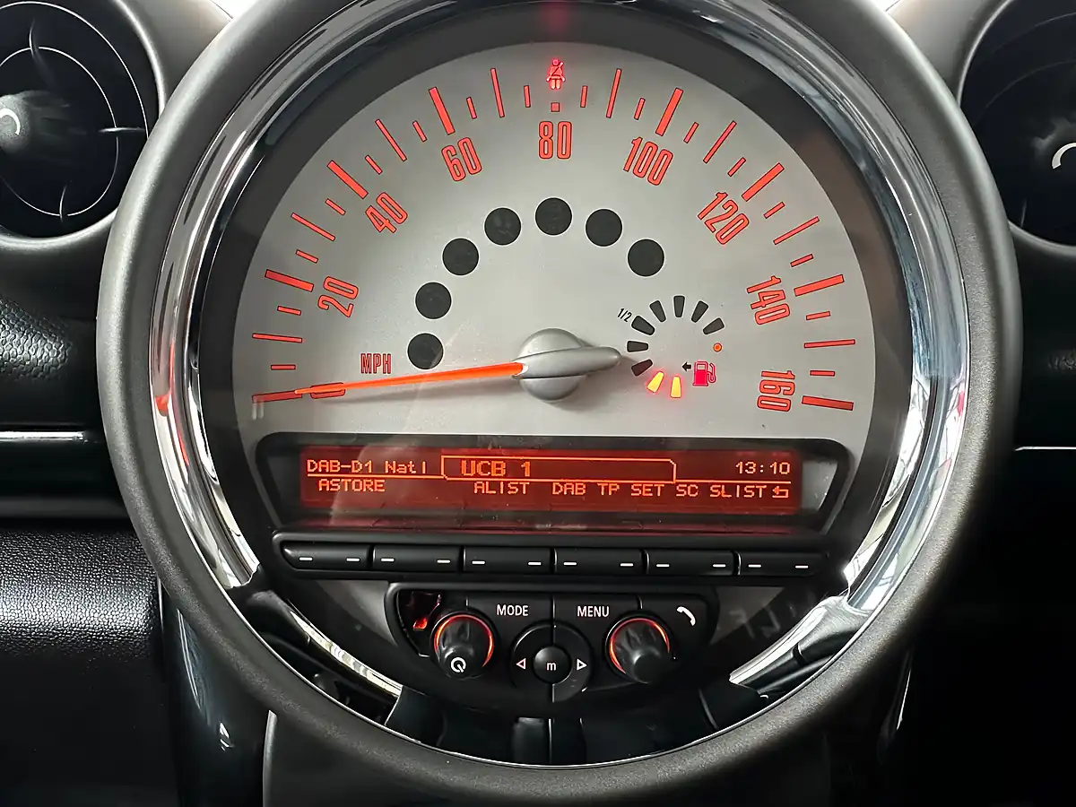 Used 2011 MINI Countryman Cooper White - Interior and Exterior details 15