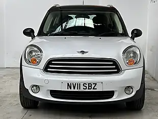 Used 2011 MINI Countryman Cooper White - Interior and Exterior details 2