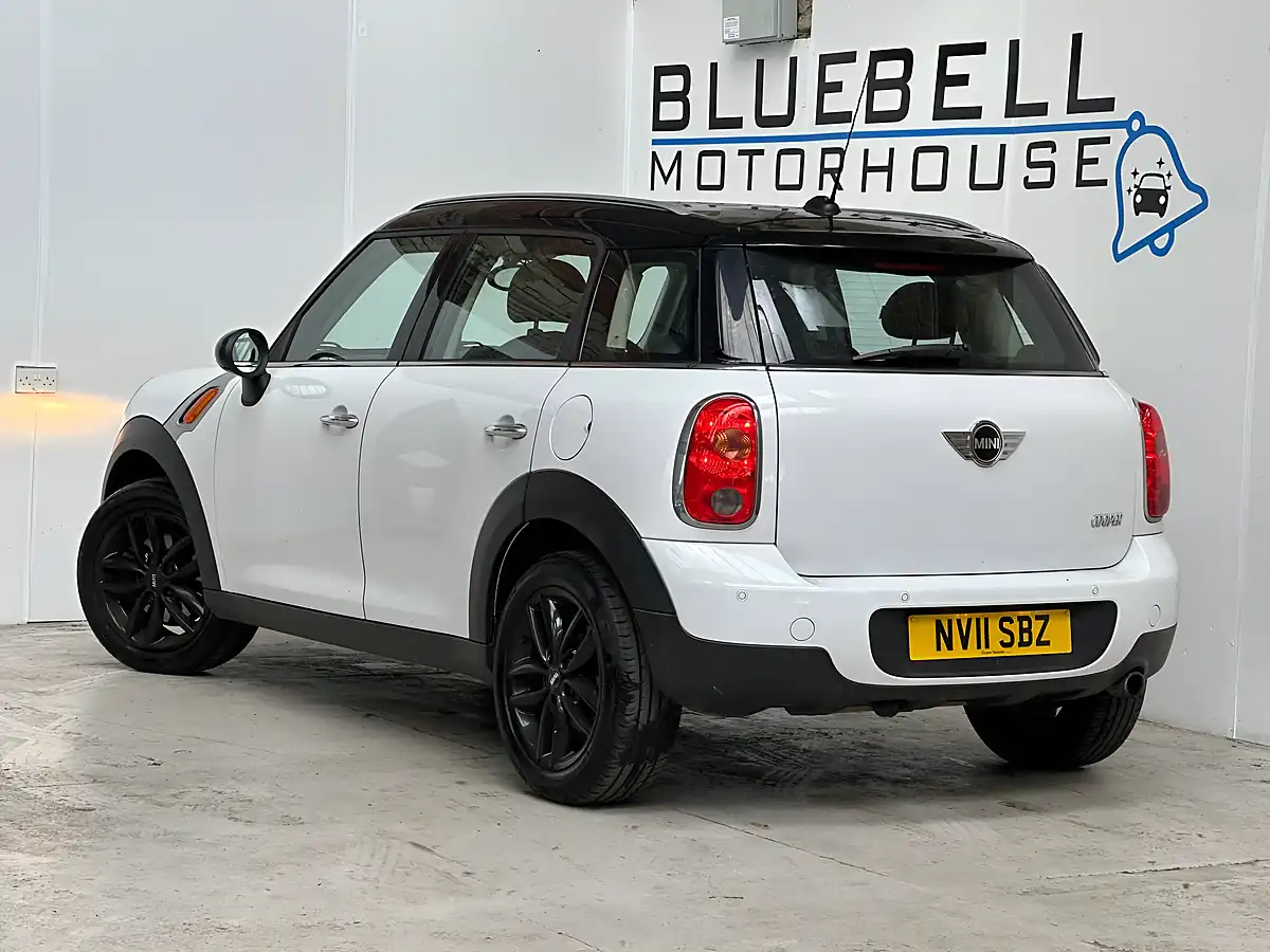 Used 2011 MINI Countryman Cooper White - Interior and Exterior details 4