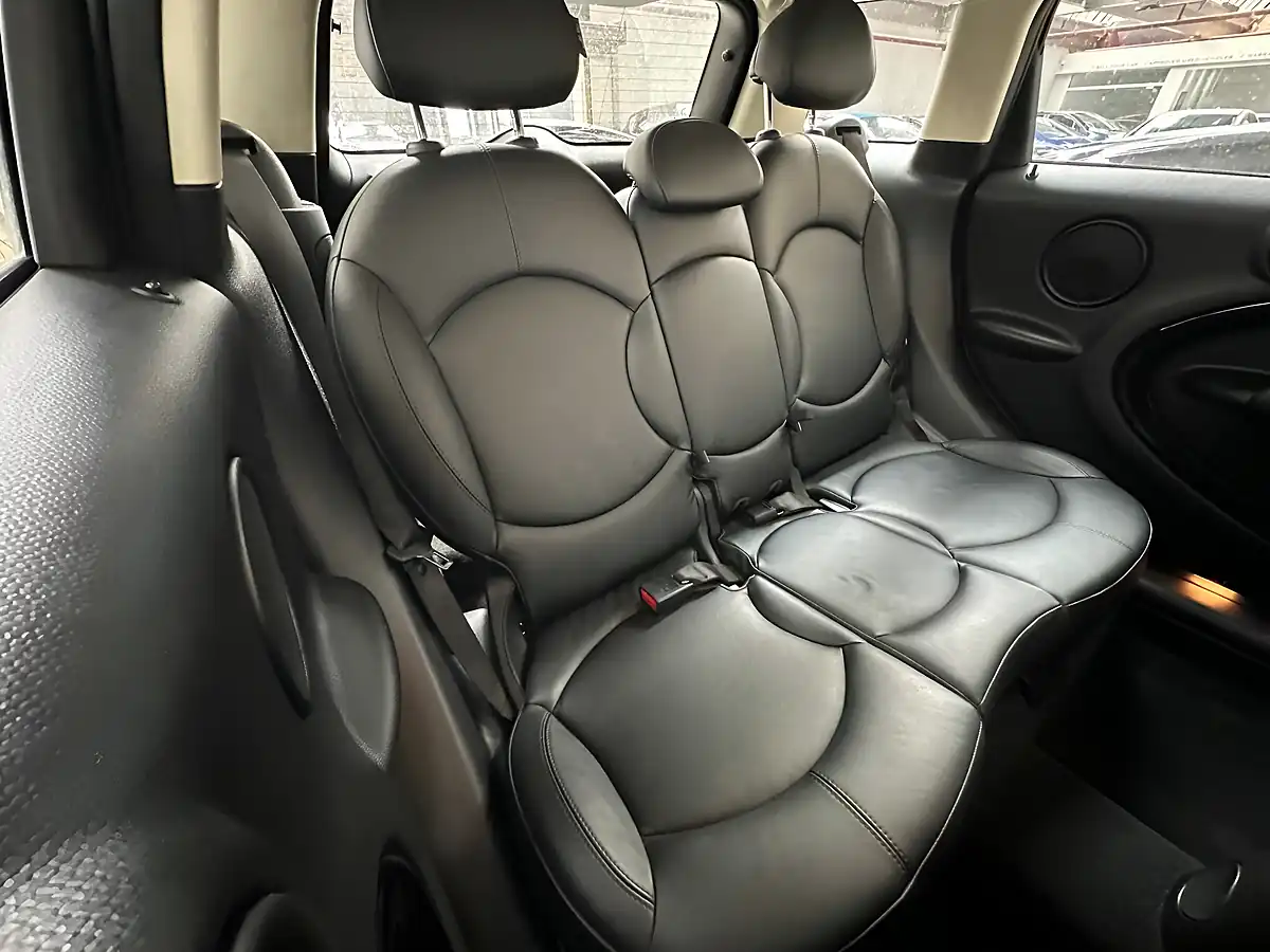Used 2011 MINI Countryman Cooper White - Interior and Exterior details 8