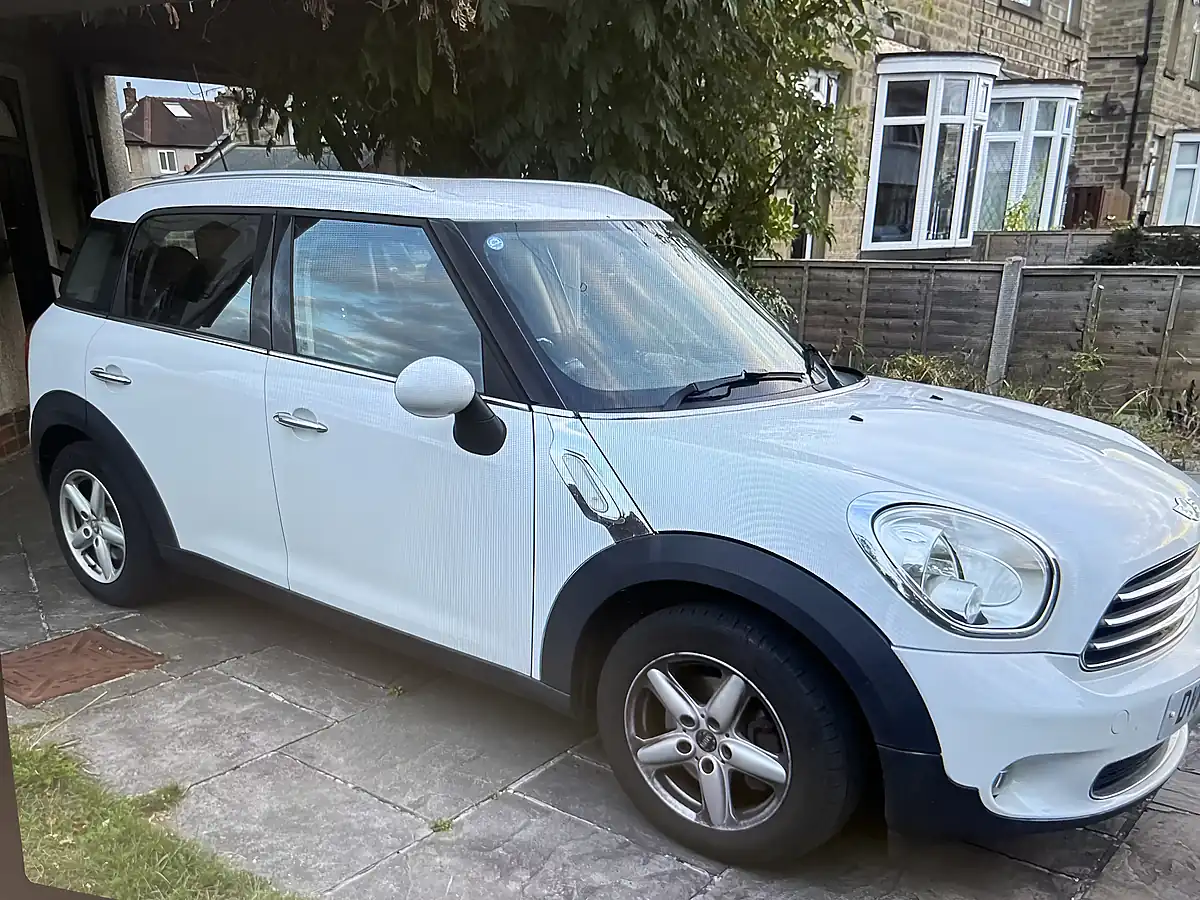 Used 2011 MINI Countryman Cooper White - Front View