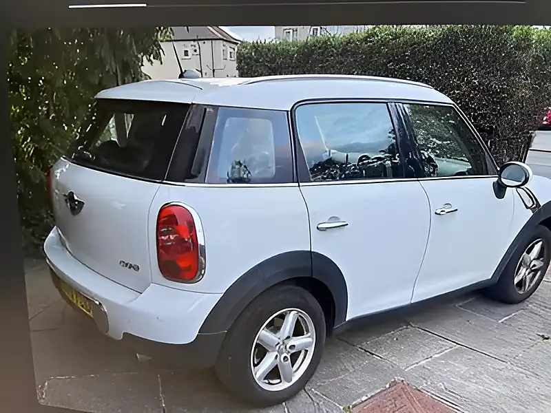 Used 2011 MINI Countryman Cooper White - Interior and Exterior details 3