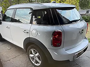 Used 2011 MINI Countryman Cooper White - Interior and Exterior details 5
