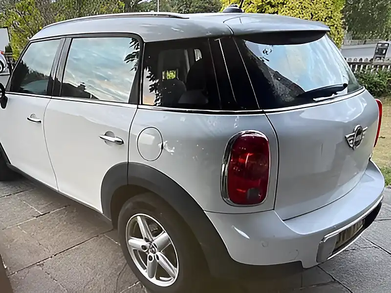 Used 2011 MINI Countryman Cooper White - Interior and Exterior details 5