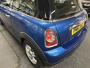 Used 2011 MINI Hatch Cooper Blue - Interior and Exterior details 10