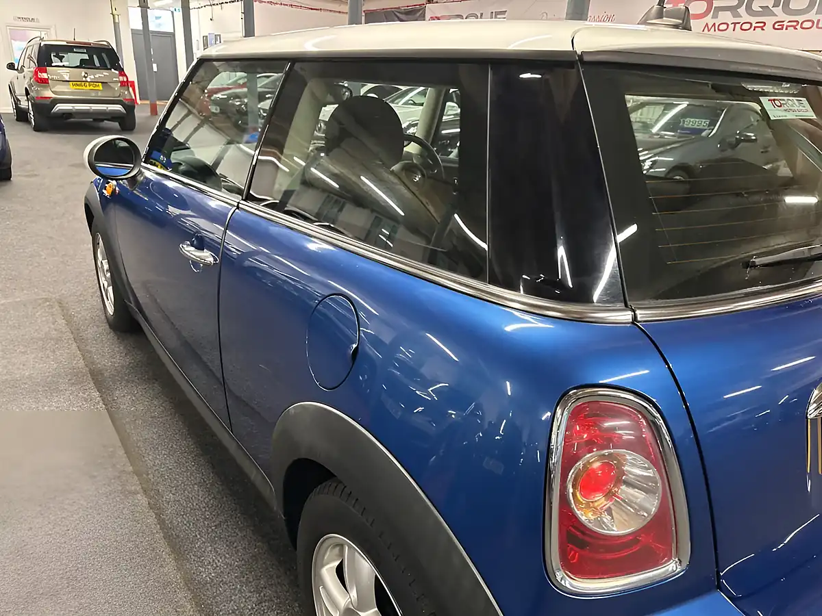 Used 2011 MINI Hatch Cooper Blue - Interior and Exterior details 11