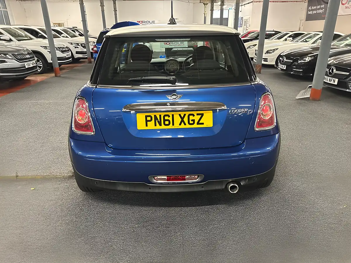 Used 2011 MINI Hatch Cooper Blue - Interior and Exterior details 12