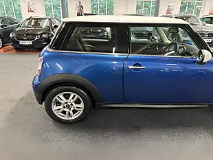 Used 2011 MINI Hatch Cooper Blue - Interior and Exterior details 16