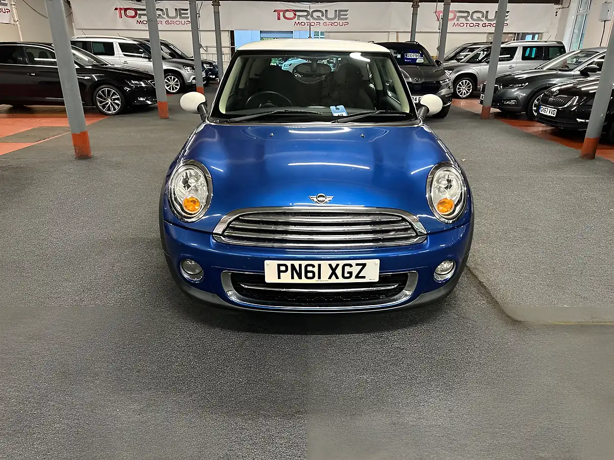 Used 2011 MINI Hatch Cooper Blue - Interior and Exterior details 3