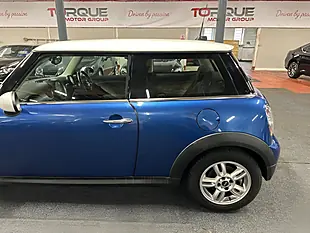Used 2011 MINI Hatch Cooper Blue - Interior and Exterior details 8