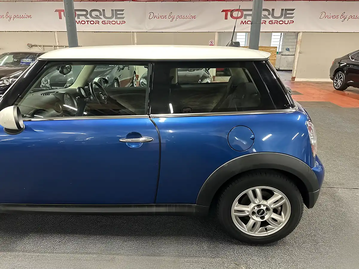 Used 2011 MINI Hatch Cooper Blue - Interior and Exterior details 8