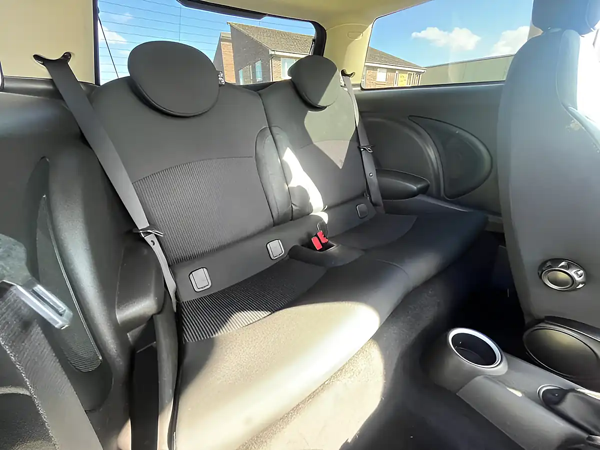 Used 2011 MINI Hatch Cooper Silver - Interior and Exterior details 12