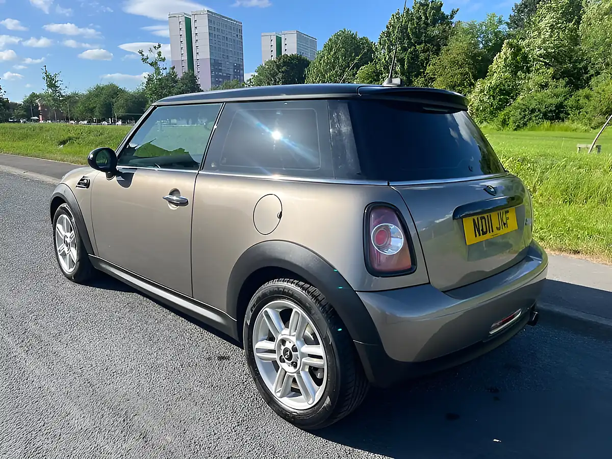 Used 2011 MINI Hatch Cooper Silver - Interior and Exterior details 3