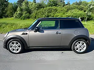 Used 2011 MINI Hatch Cooper Silver - Interior and Exterior details 4