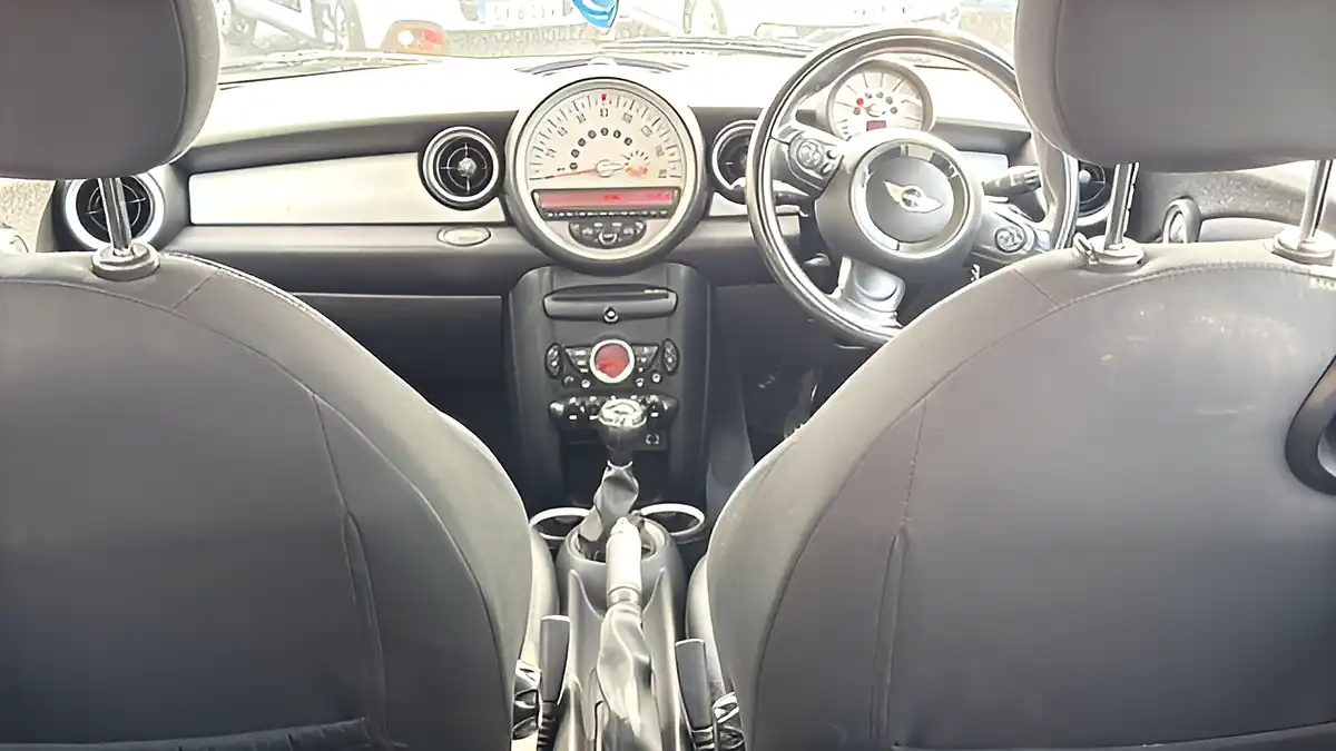 Used 2011 MINI Hatch Cooper Silver - Interior and Exterior details 10