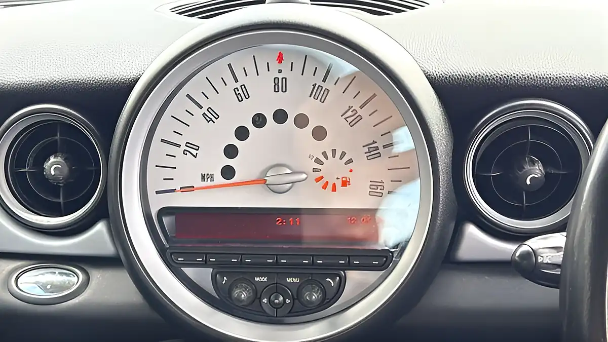 Used 2011 MINI Hatch Cooper Silver - Interior and Exterior details 14