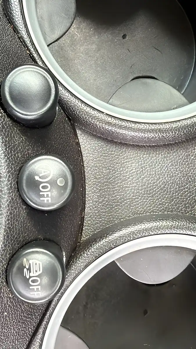 Used 2011 MINI Hatch Cooper Silver - Interior and Exterior details 16