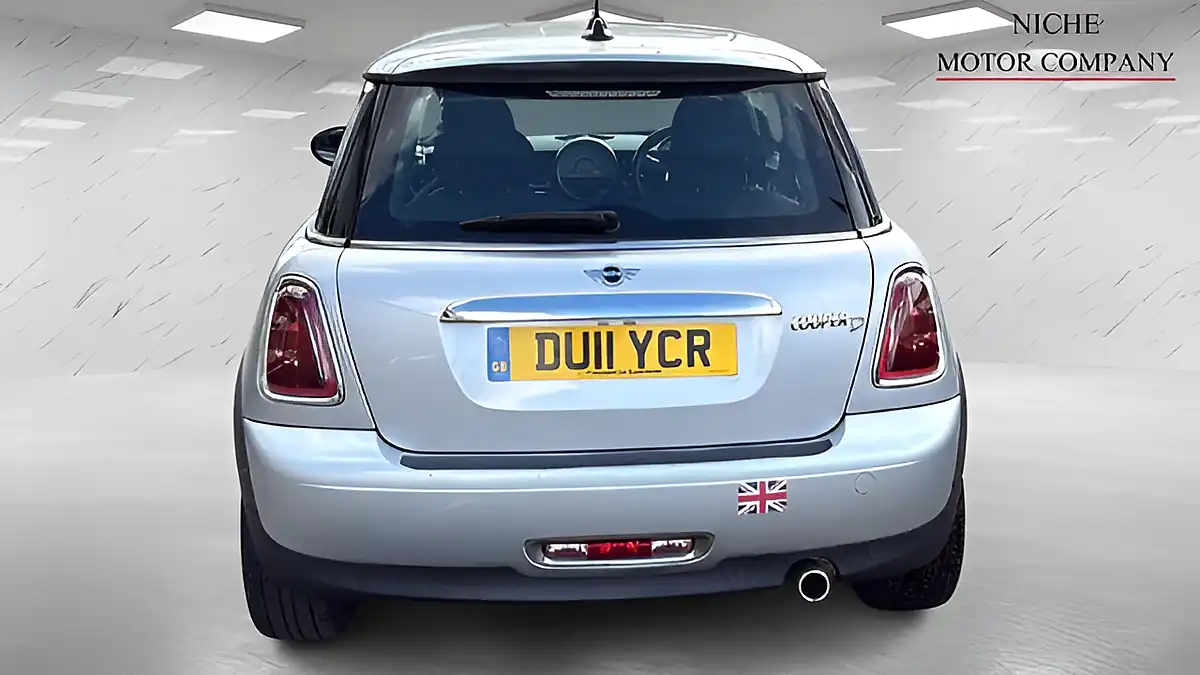 Used 2011 MINI Hatch Cooper Silver - Interior and Exterior details 6