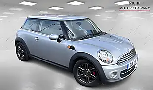 Used 2011 MINI Hatch Cooper Silver - Interior and Exterior details 7