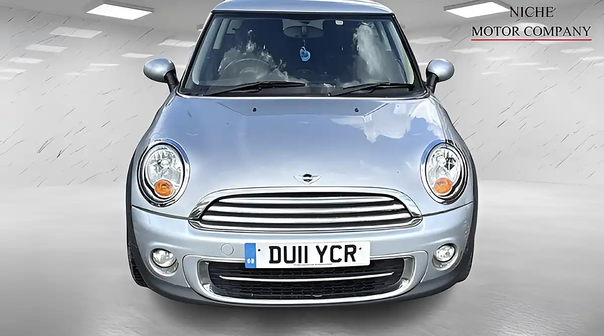 Used 2011 MINI Hatch Cooper Silver - Interior and Exterior details 8