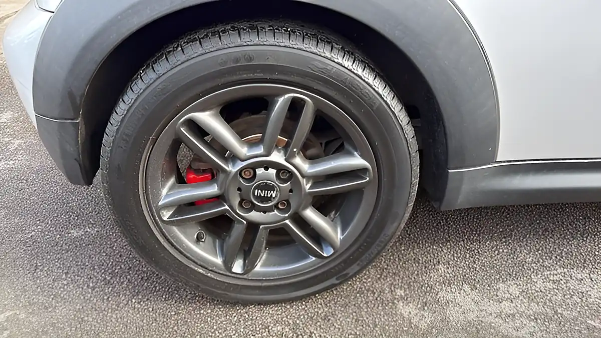 Used 2011 MINI Hatch Cooper Silver - Interior and Exterior details 9