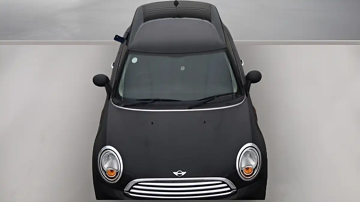 Used 2011 MINI Hatch One Black - Interior and Exterior details 7