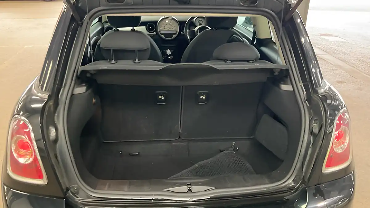 Used 2011 MINI Hatch One Black - Interior and Exterior details 9