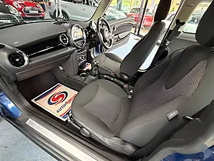 Used 2011 MINI Hatch One Blue - Interior and Exterior details 13